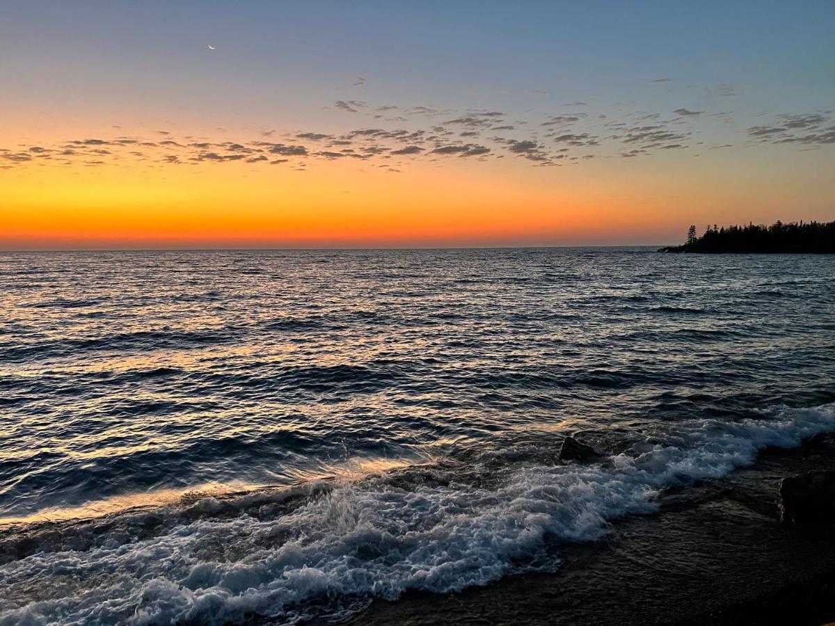 Shoreline Inn Grand Marais Eksteriør bilde